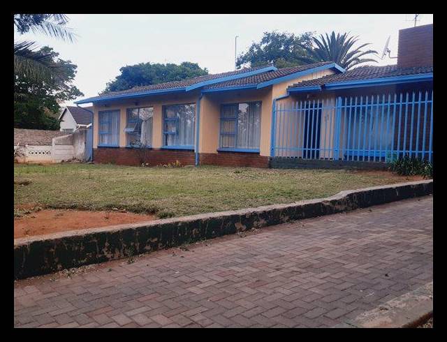 3 BEDROOM HOUSE FOR SALE IN BIRCH ACRES